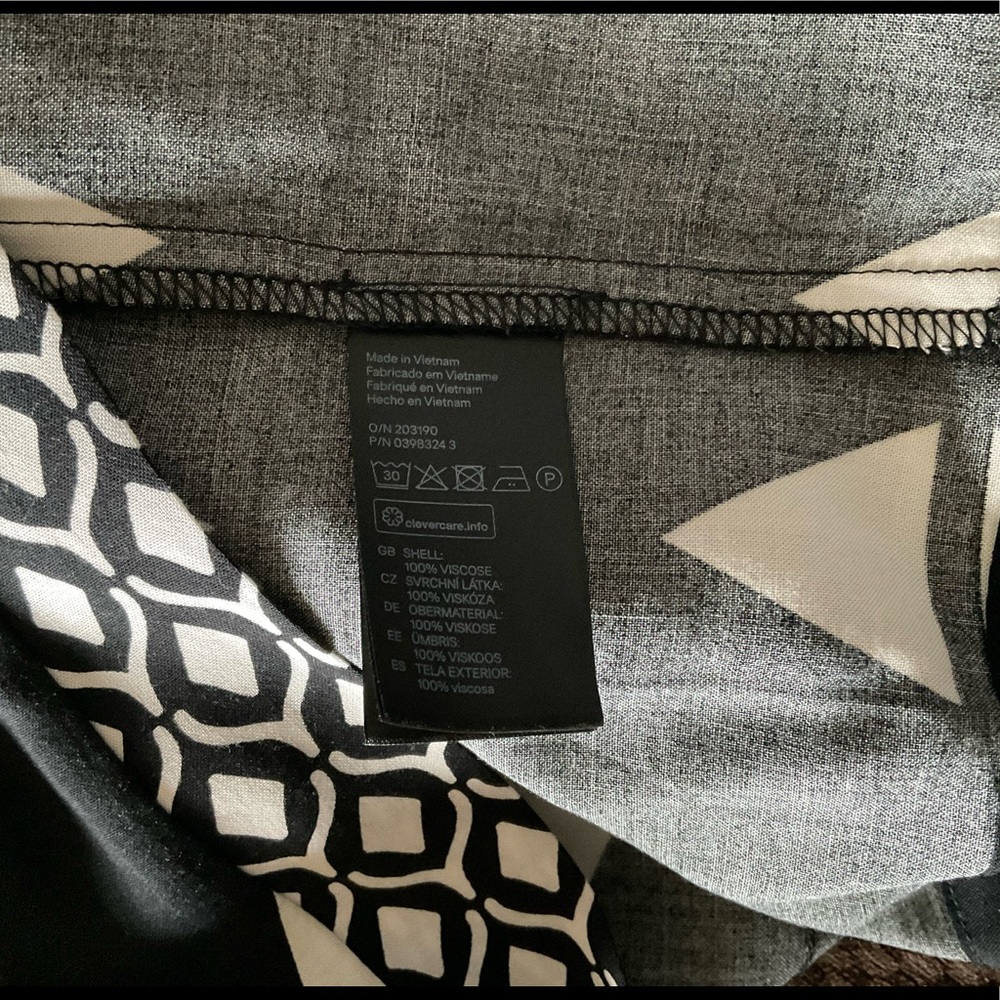H&M Open Front Top With Pattern - Picture 8 of 8